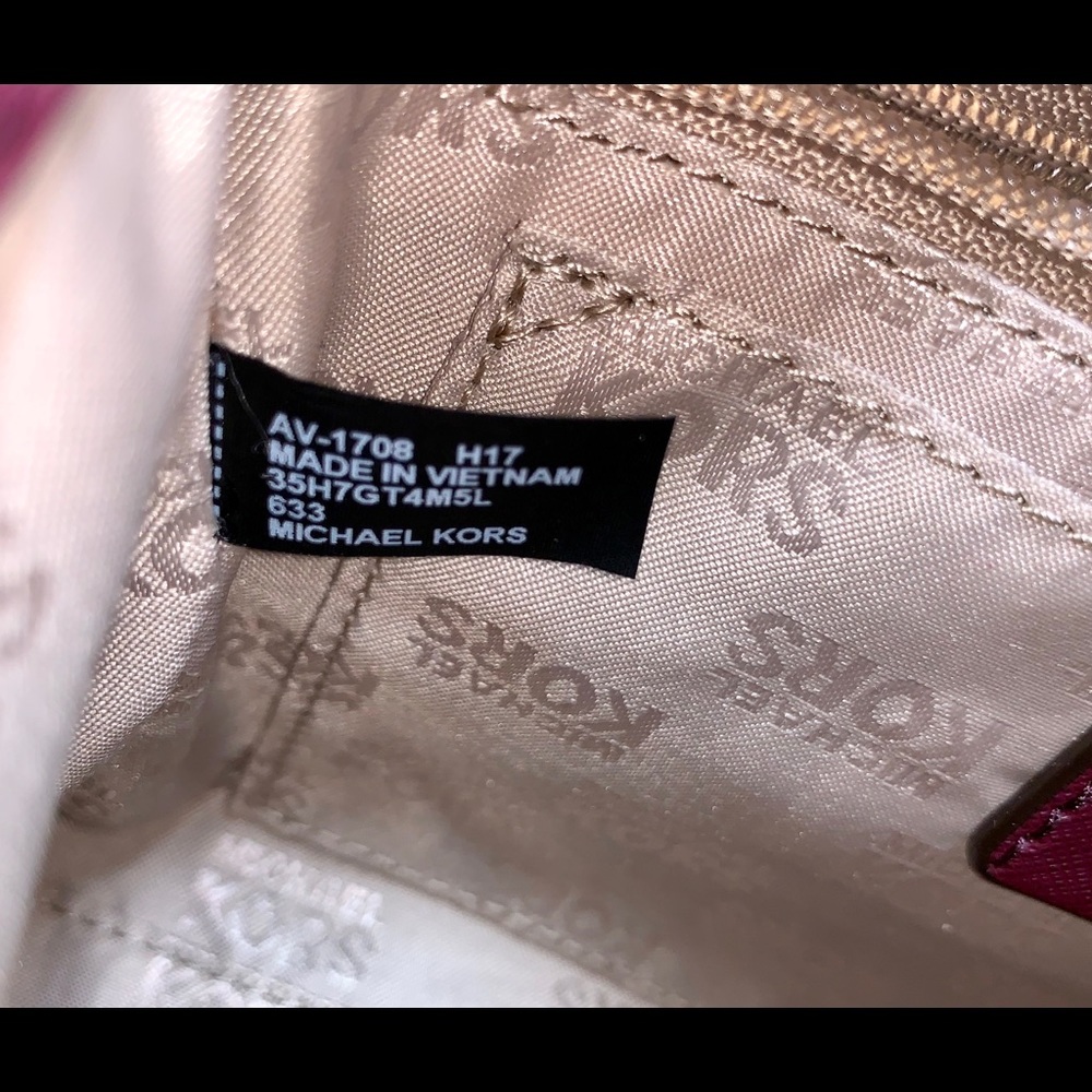 🚫🚫SOLD🚫🚫. MICHEAL KORS SELMA TWO WAY BAG - Picture 6 of 8